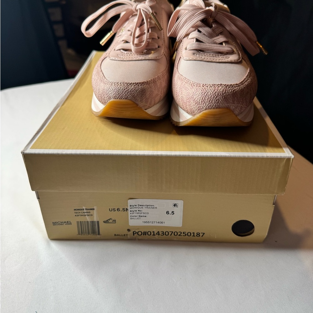 Michael Kors Monique Trainer Ballet Pink Sneakers Gold Trim NIB 6.5 - Picture 3 of 14